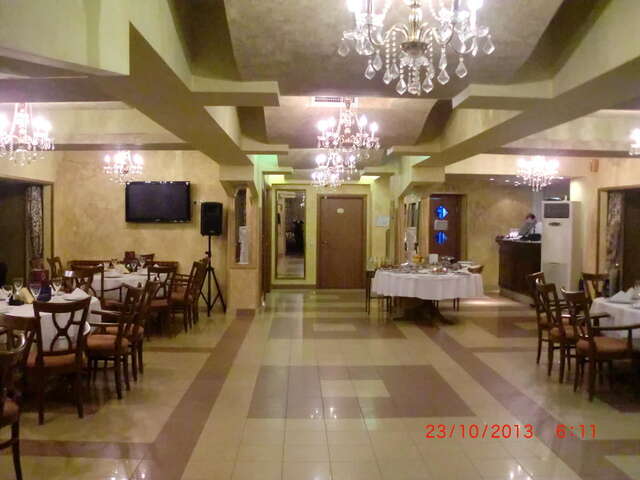 Отель Hotel Senator Слатина-25