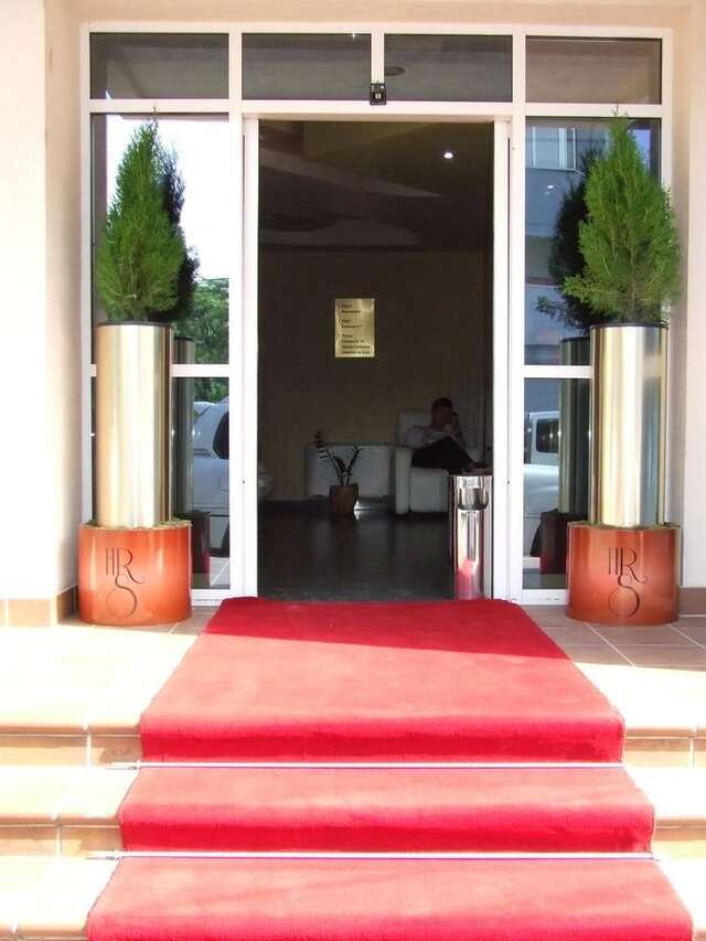 Отель Hotel Senator Слатина-5